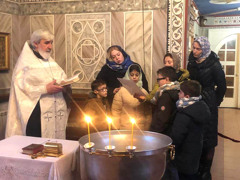Сиру и вдову приимет: воспитанники детского дома крестились в петербургском храме