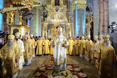 Святейший Патриарх Кирилл наградил протоиерея Николая Беляева Орденом