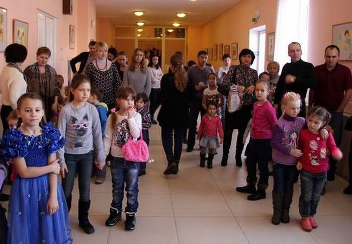 Учащиеся Оренбургской епархиальной православной гимназии св. прав. Иоанна Кронштадтского открыли выставку "Встреча"