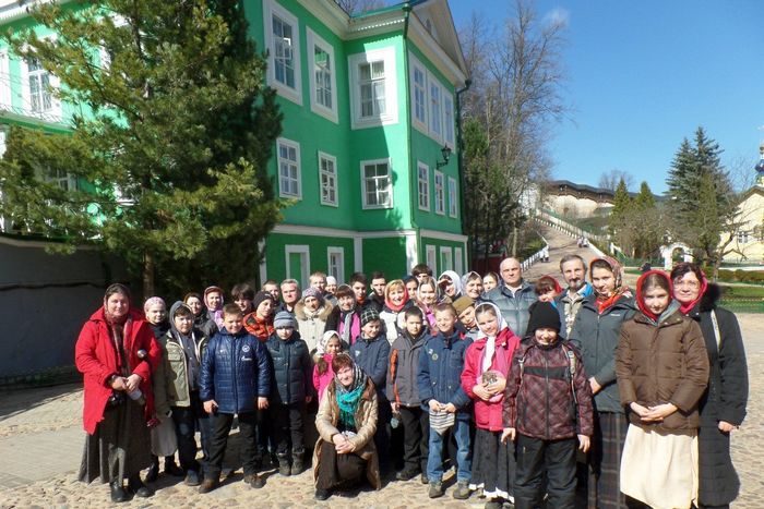 Паломническая поездка детей из воскресной школы в Свято-Успенский Псково-Печерский монастырь