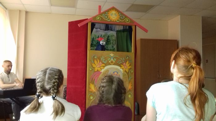 Кукольный театр "Жар-птица" показал представления для детей из Детской городской больницы №1