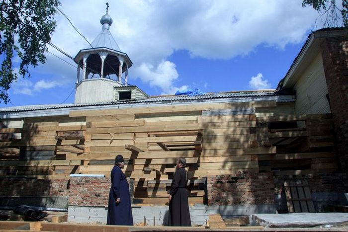 Лесосибирский храм святого праведного Иоанна Кронштадского преображается (видео)