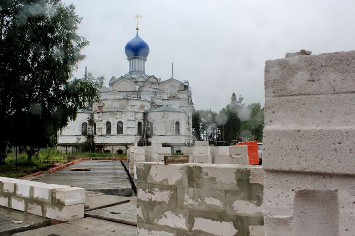 В Суре возводят стены первого в России приюта для служителей церкви (фото)