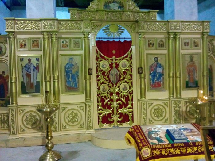 Приход храма Иоанна Кронштадтского в Донецке: Унывать некогда, нужно восстанавливать церковь