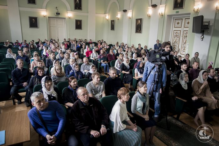Новый учебный год начался на Епархиальных курсах им. св. прав. Иоанна Кронштадтского в Санкт Петербурге