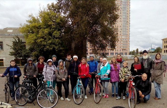 Молодежь прихода храма Иоанна Кронштадтского Волгограда приняла участие в велопробеге
