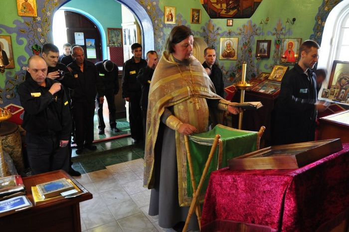 Приход храма Иоанна Кронштадтского на территории Владимирской колонии просит о помощи