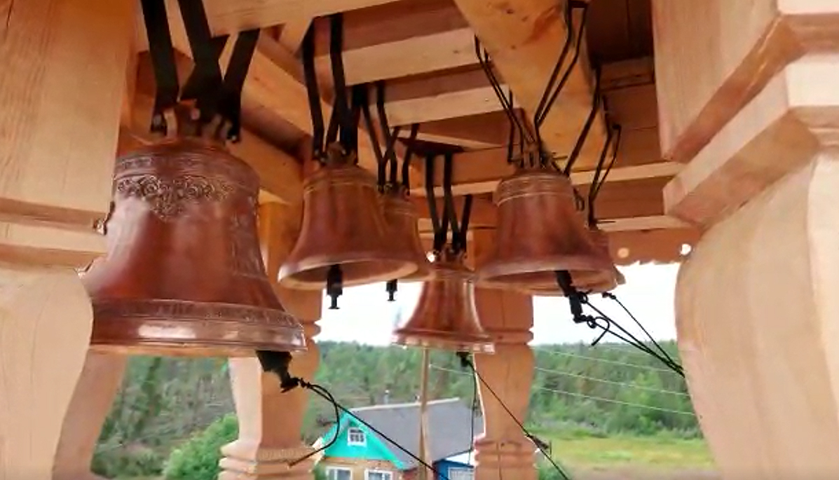 На Смоленской часовне установлены колокола и система «электронный звонарь» (видео)
