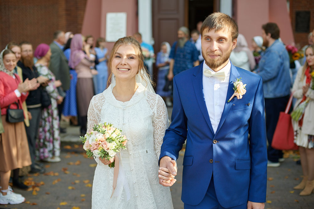 Поздравляем с рождением новой малой церкви! Фоторепортаж с венчания и регистрации Кирилла и Дарьи Медведевых