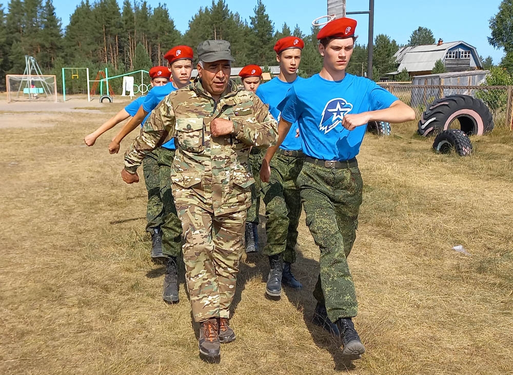На учебном поле готовься к бою: военная подготовка в лагере  «Архистратиг»