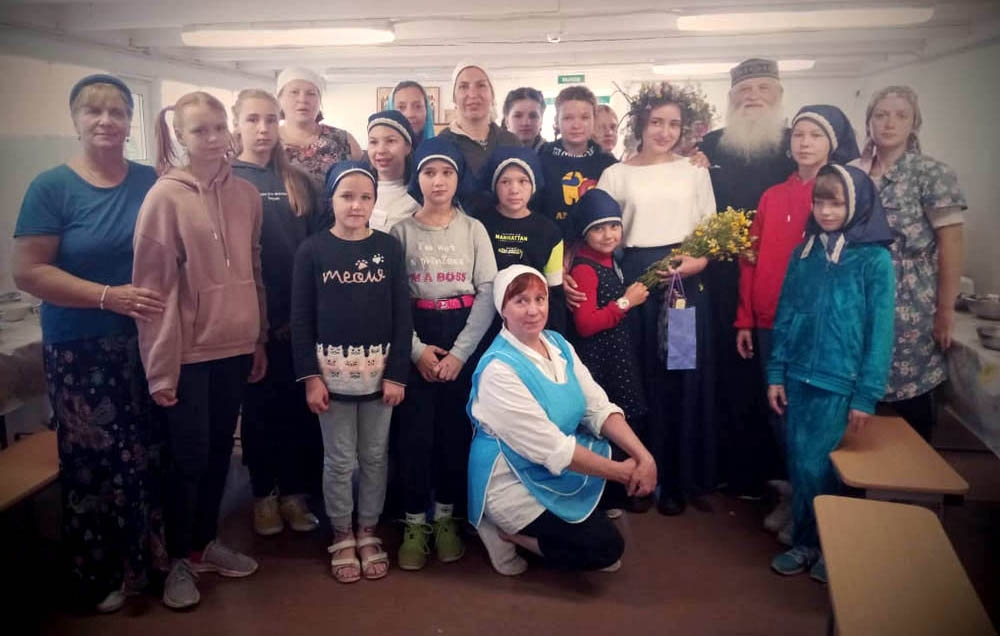 Суряночкины будни: как отдыхают и развиваются воспитанницы детского православного лагеря