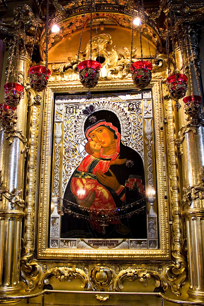 Образ Матушки Богородицы в соборе Владимирской иконы Божией Матери в Санкт-Петербурге.