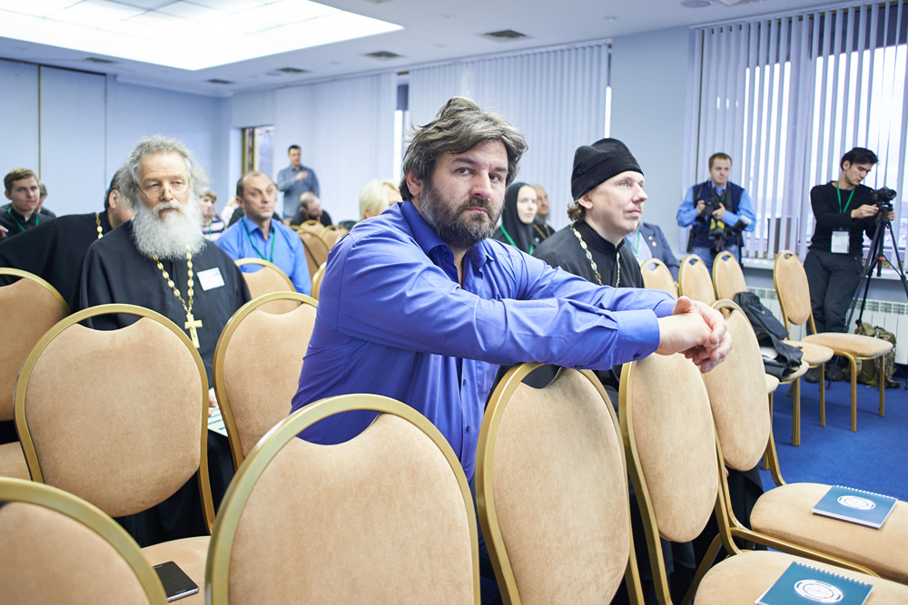 Сергей Козлов, Владивосток: Теперь наша очередь подхватить его начинания. В память о батюшке