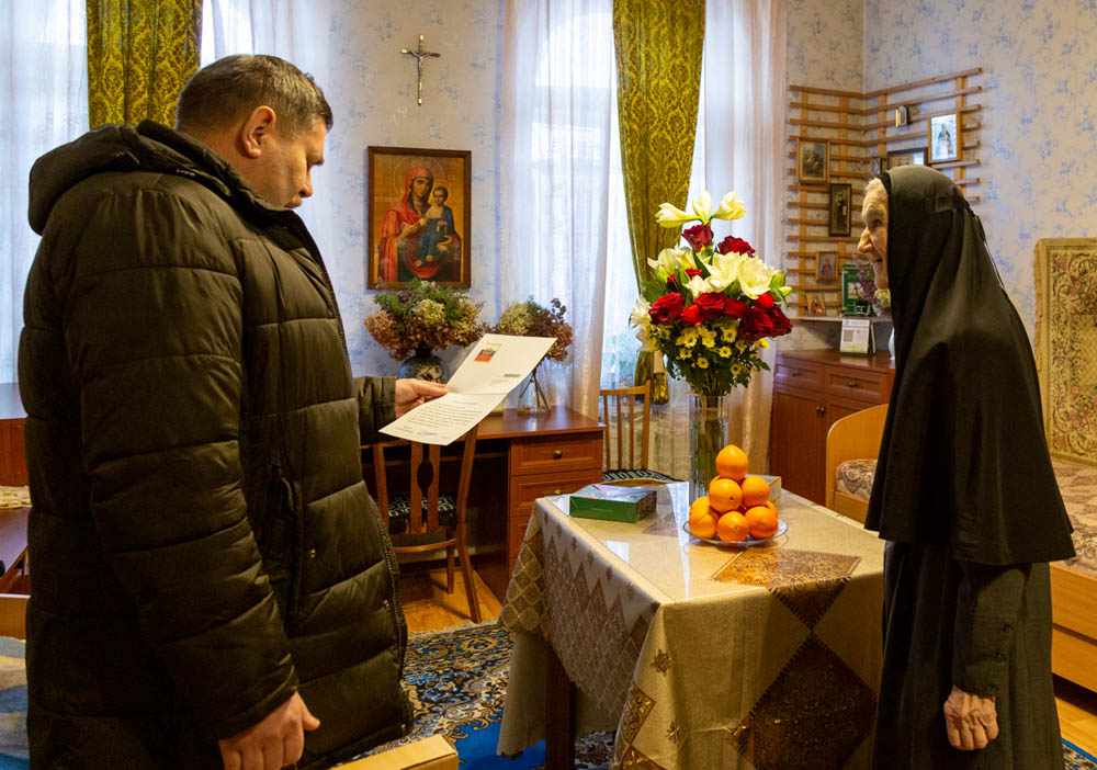 Владимир Путин поздравил с юбилеем монахиню Иоанновского монастыря, пережившую войну