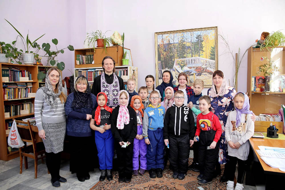 По страницам Нового Завета: настоятель храма г. Жигулевска провел для детей игру-квест