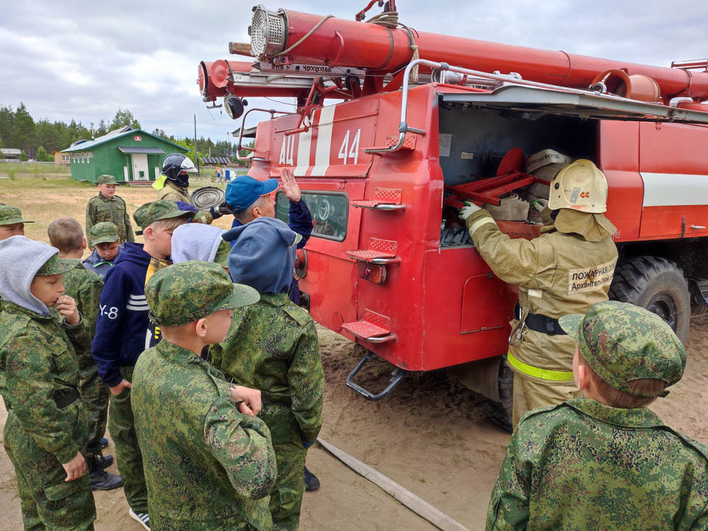 Учимся пожарной безопасности: в лагере «Архистратиг» прошли настоящие учения