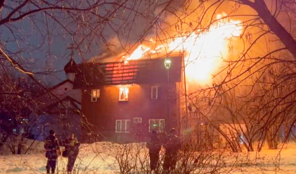 Дом при храме Иоанна Кронштадтского пострадал от пожара: настоятель просит помощи