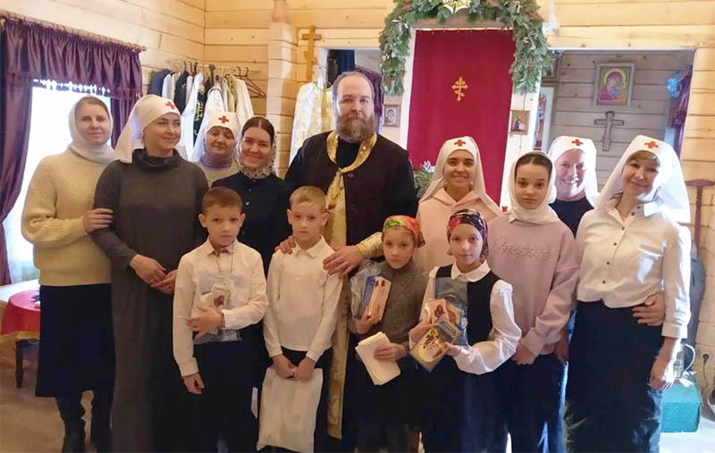 Воспитанники красноярского детдома-лицея приняли Таинство крещения