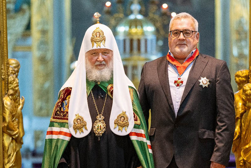 Не в силе Бог, а в правде: поздравляем участника Фонда Владимира Лыпаря с патриаршей наградой!