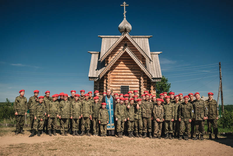 Защитница Русской земли: воспитанники лагеря участвовали в праздничном крестном ходе