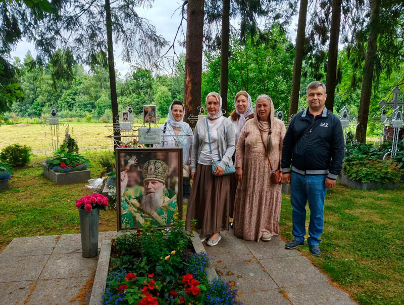 Благодарим Бога! Паломничество Фонда к духовному отцу