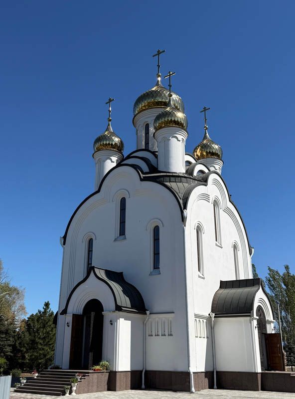 Горловская и Славянская, г. Кировское, Донецкая обл. (храм)